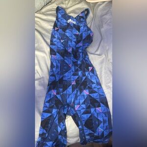 ARENA SIZE 36 COMPETITION KNEE-SKIN TECH SUIT